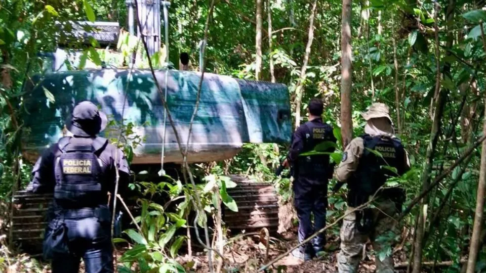 PF realiza operação de desintrusão e combate a garimpo em terra indígena