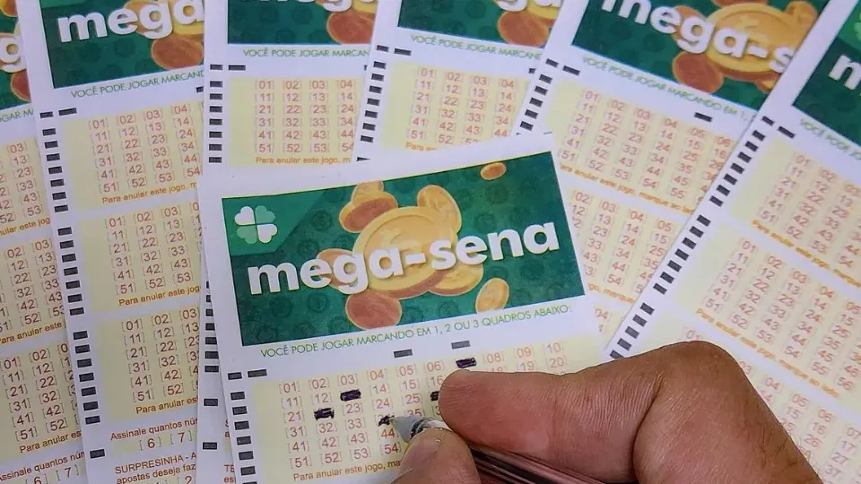 Mega-Sena pode pagar prêmio acumulado de R$ 165 milhões neste domingo (9)